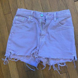 light purple cut off Levis jean shorts